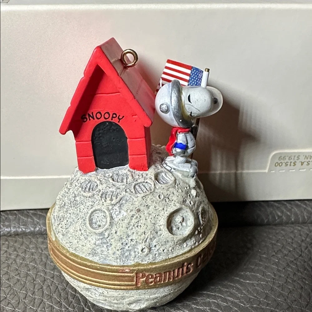 Hallmark Keepsake Peanuts Snoopy Celebrates NASA’s 50 Years ornament